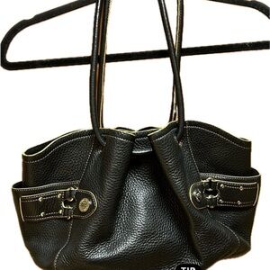 Cole Haan Village F05 Black Pebbled  Leather w/Silver Hardware